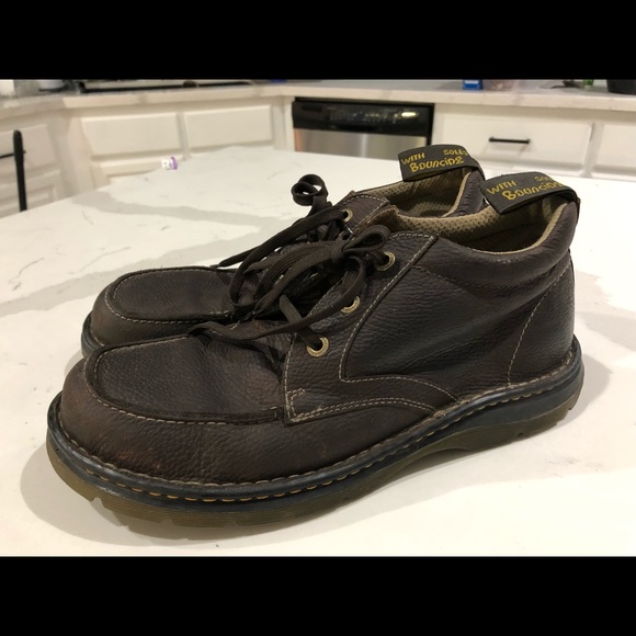 weight of a pair of dr martens boots